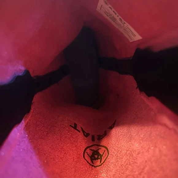 ARIAT boots - Picture 8 of 9